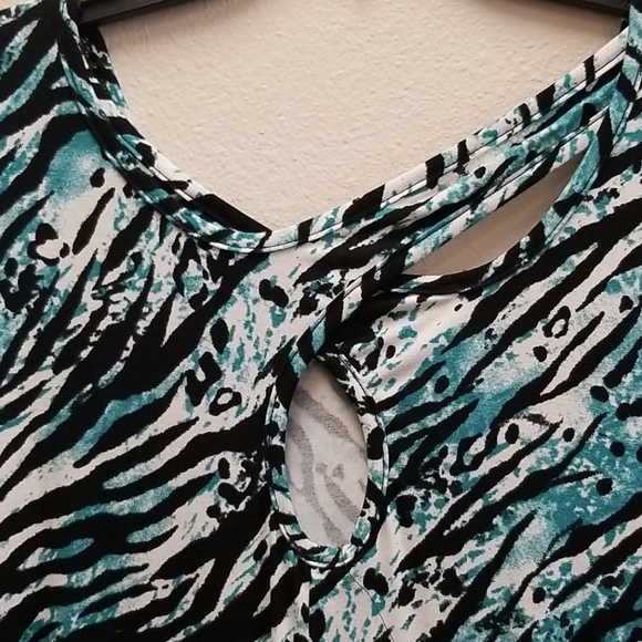 Adorable top by Be Stage NWT L - Picture 4 of 5